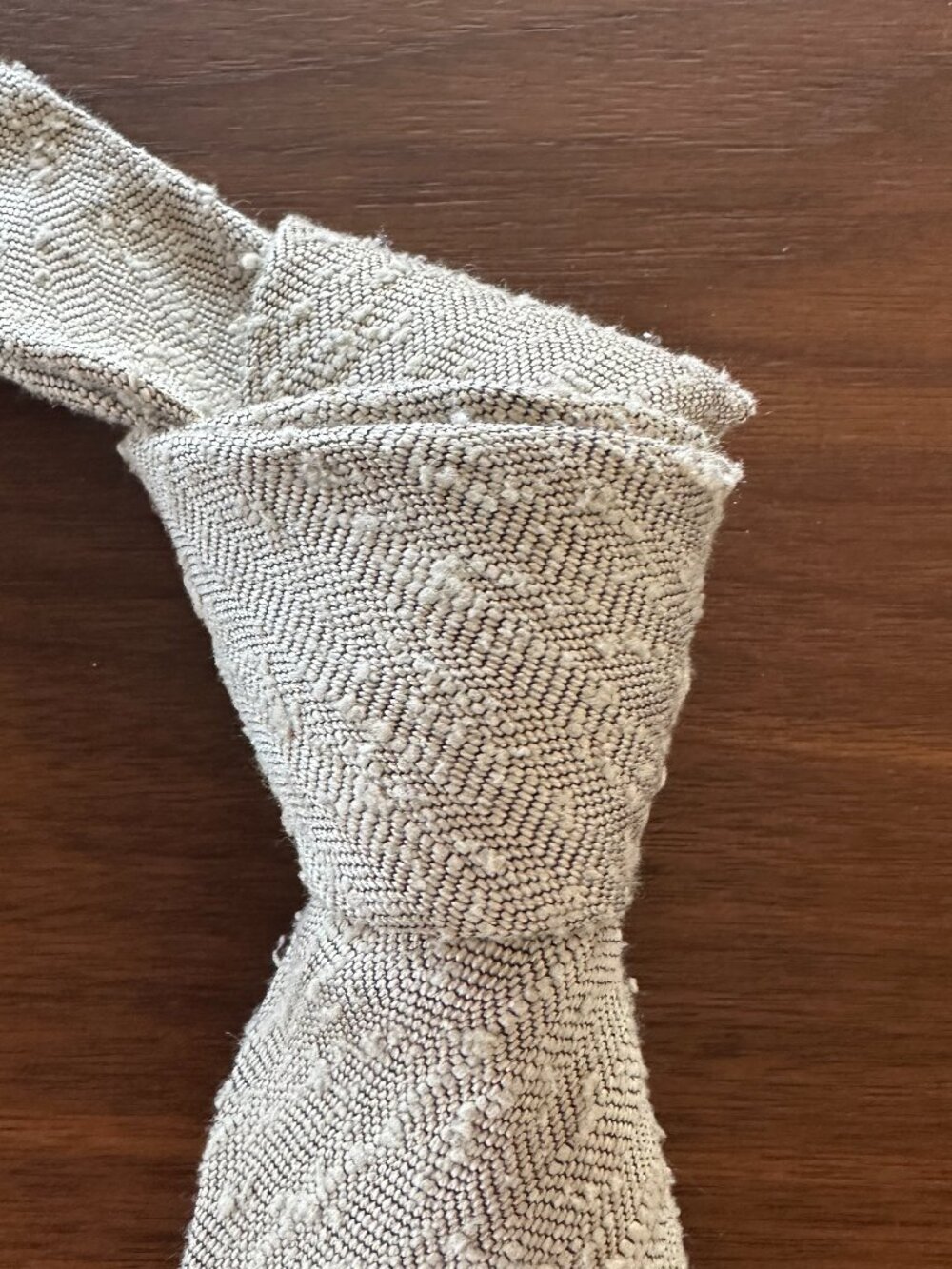 Drake's Cream Textured Raw Silk Tie